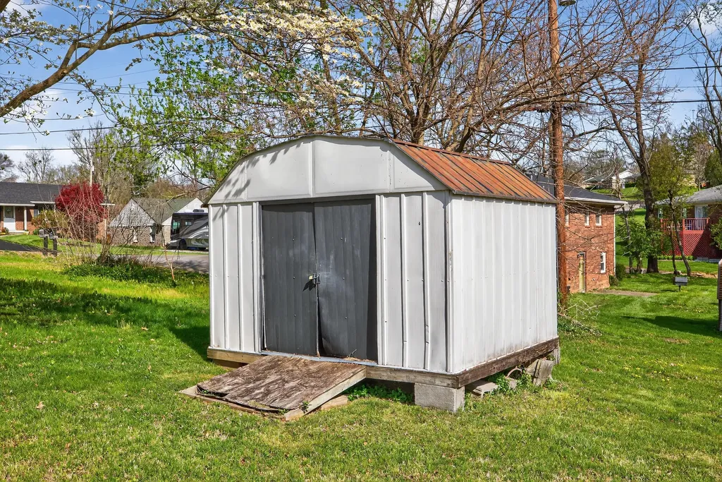 354 Mark Avenue Danville KY 40422