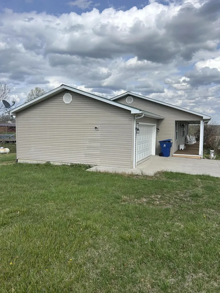 90 Deborah Lane Lily KY 40740
