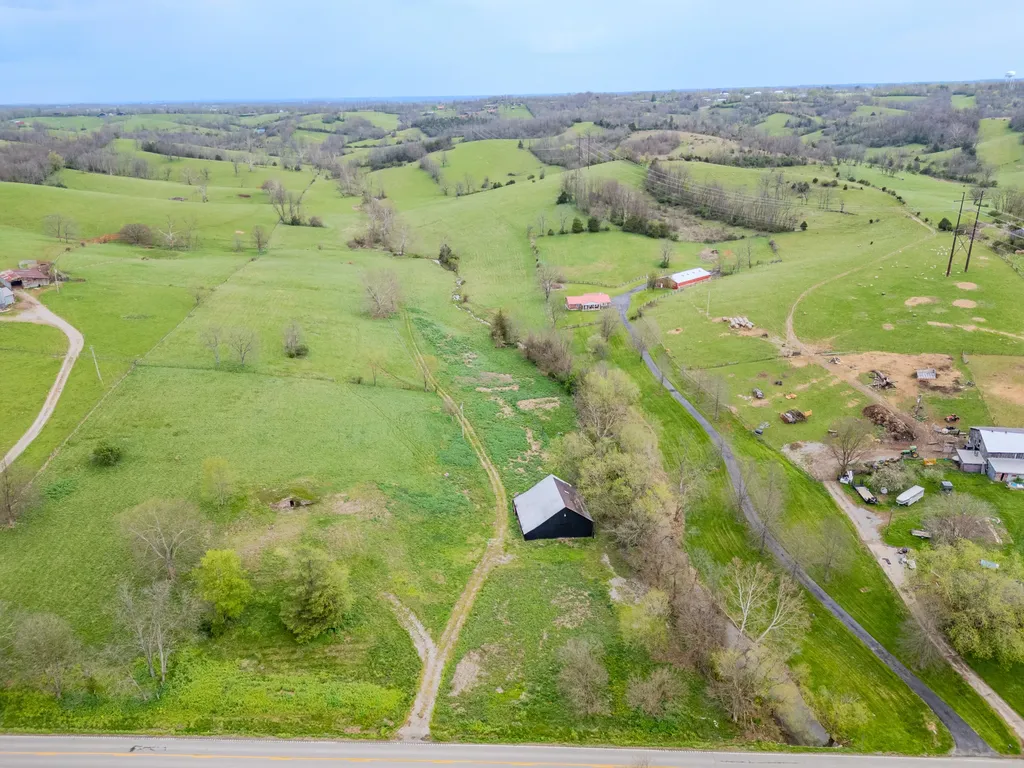 2996/3056 Irvine Road Winchester KY 40391