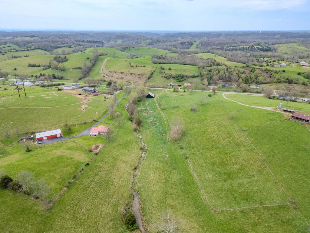 2996/3056 Irvine Road Winchester KY 40391
