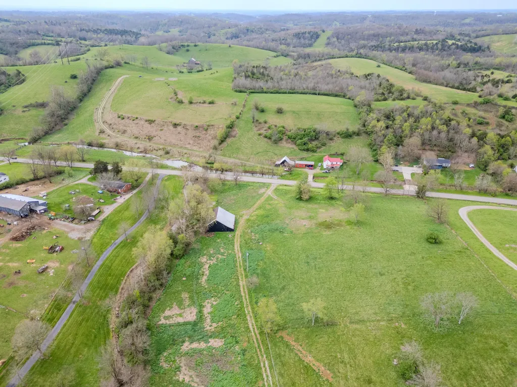 2996/3056 Irvine Road Winchester KY 40391