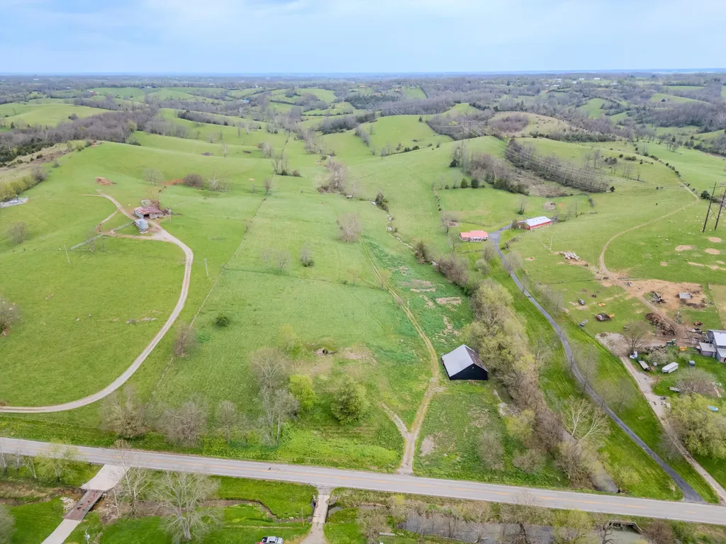 2996/3056 Irvine Road Winchester KY 40391