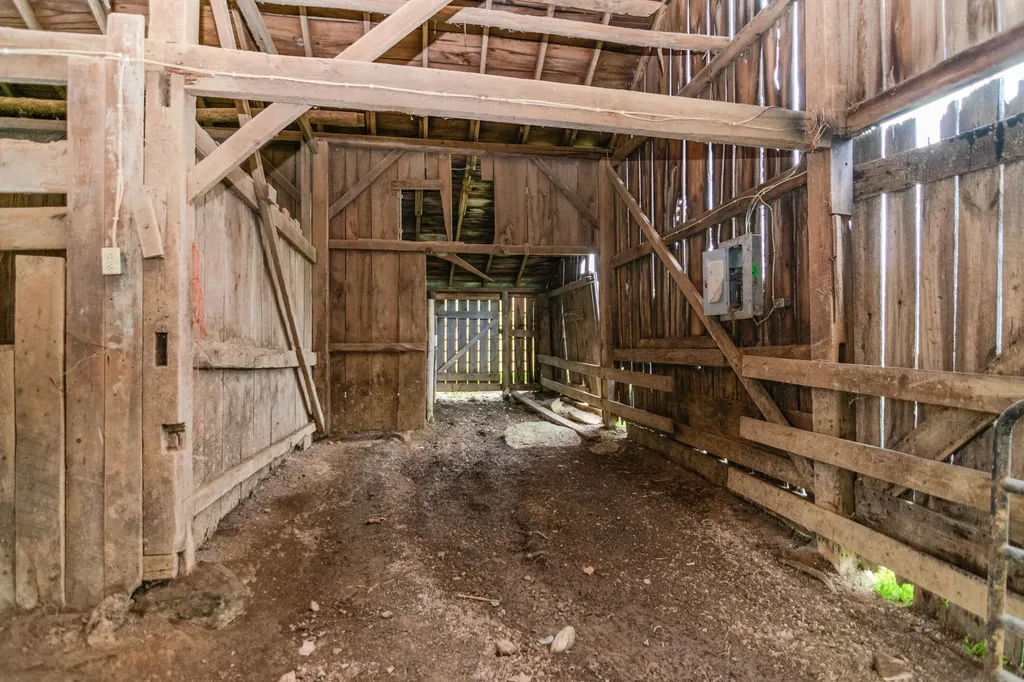 2996/3056 Irvine Road Winchester KY 40391
