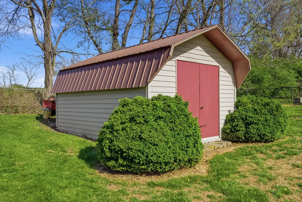 122 Raven Drive Berea KY 40403