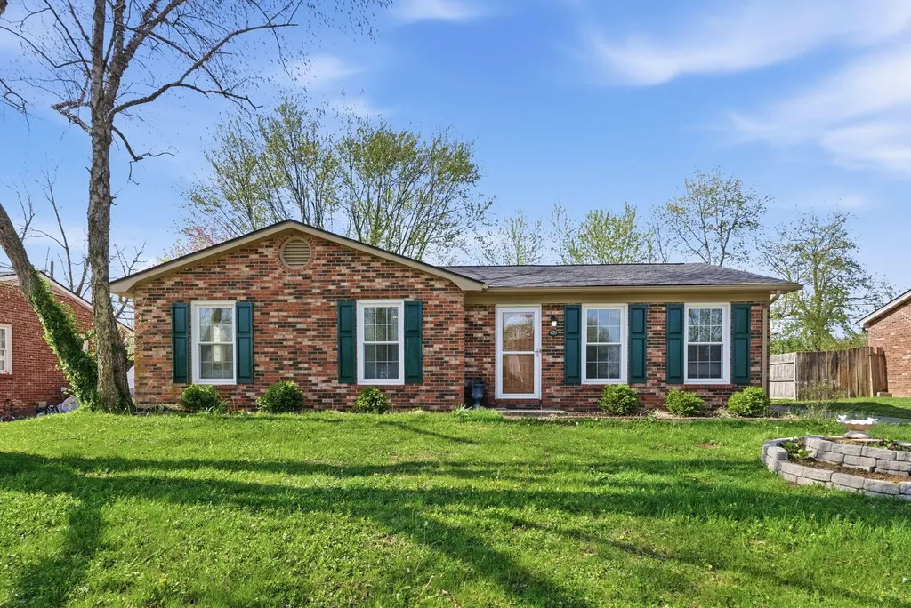 105 Queensway Drive Versailles KY 40383