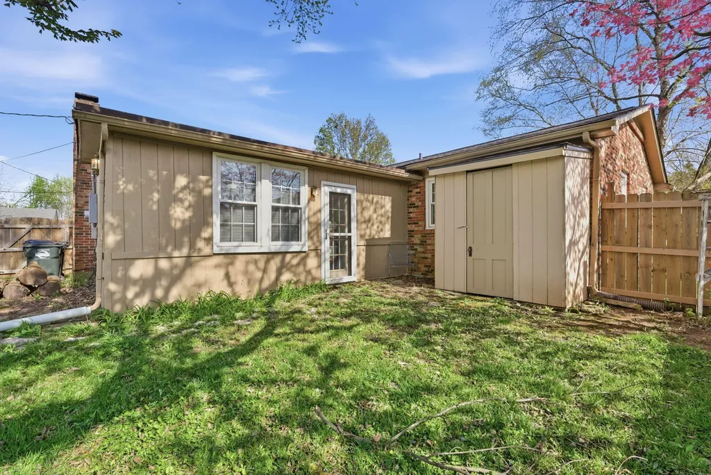 105 Queensway Drive Versailles KY 40383