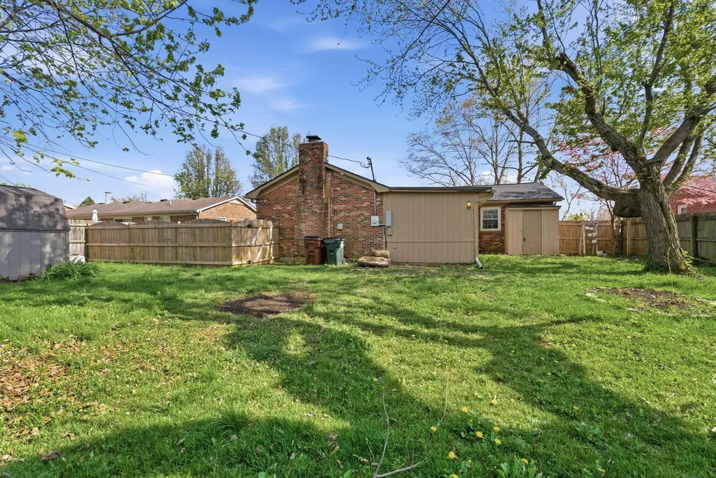 105 Queensway Drive Versailles KY 40383