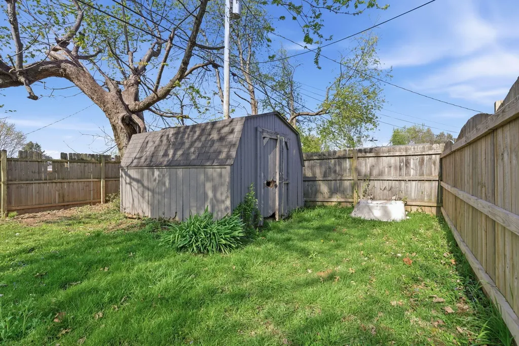 105 Queensway Drive Versailles KY 40383