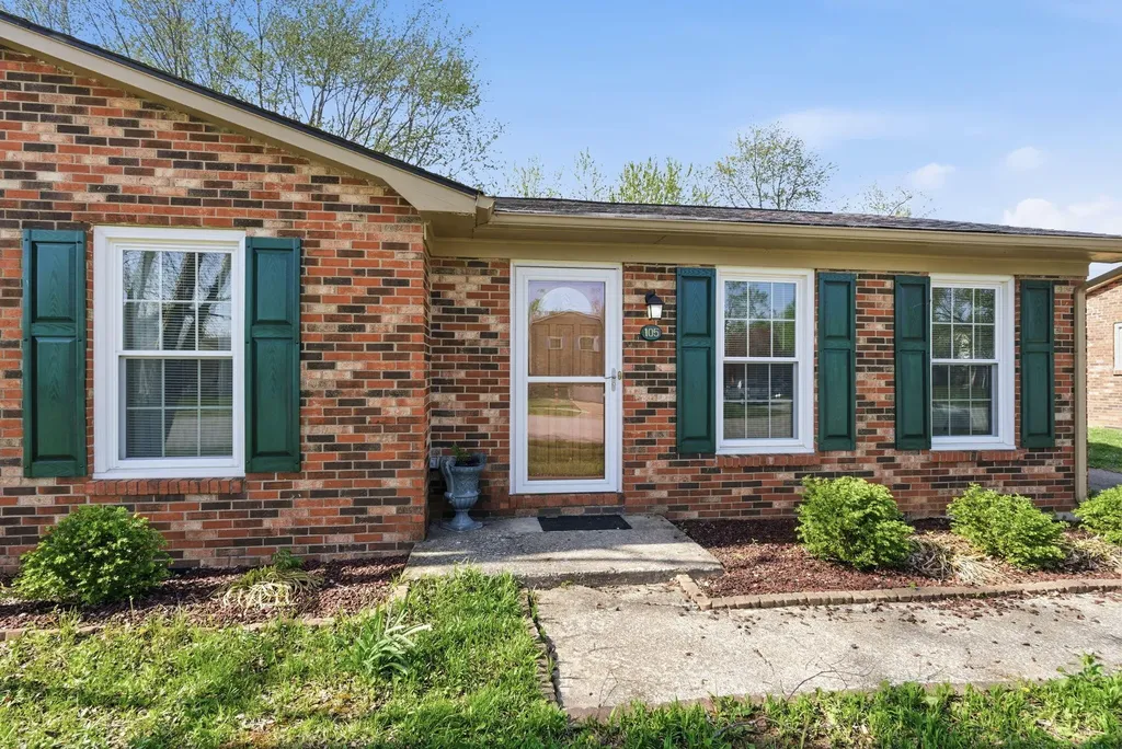 105 Queensway Drive Versailles KY 40383