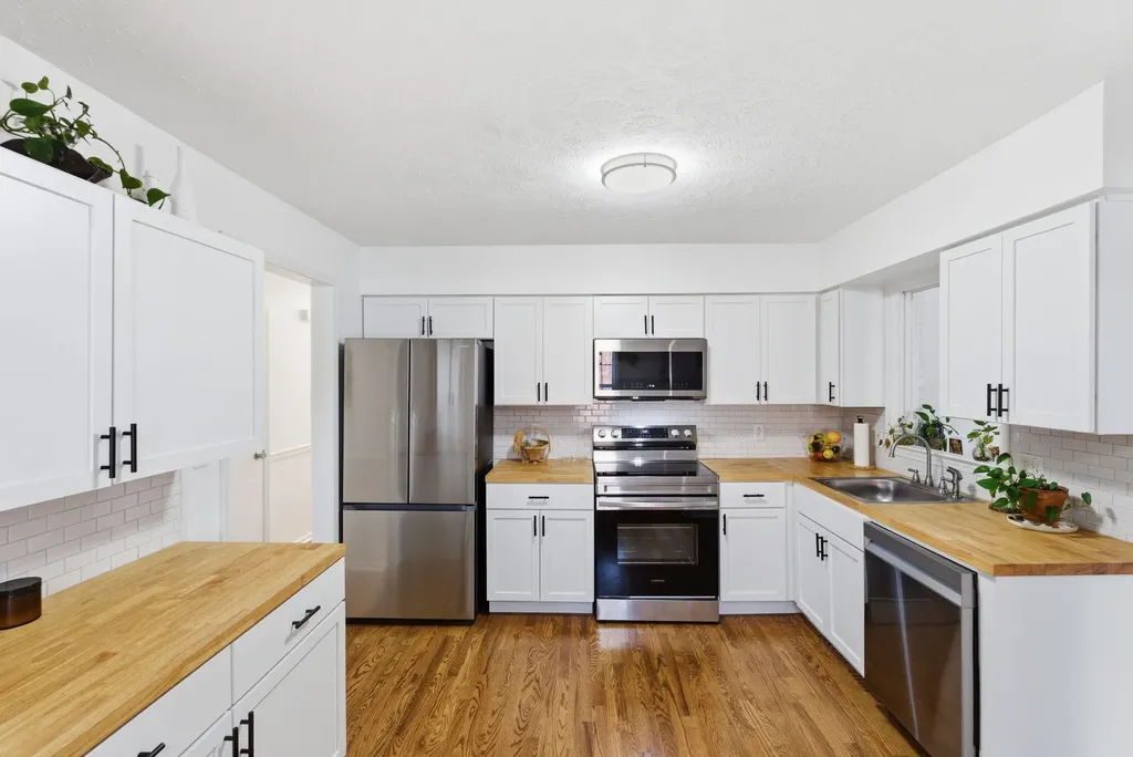 105 Queensway Drive Versailles KY 40383