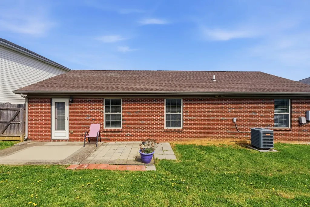 504 Rain Garden Way Lexington KY 40511