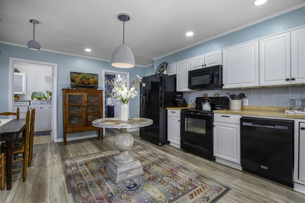 361 S Main Street Versailles KY 40383