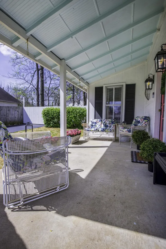 361 S Main Street Versailles KY 40383