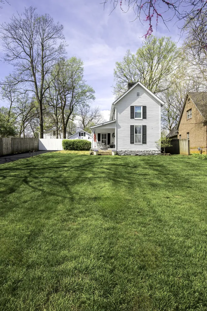 361 S Main Street Versailles KY 40383