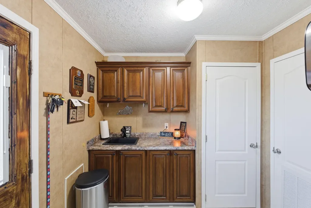 409 Pedro Pike Cynthiana KY 41031