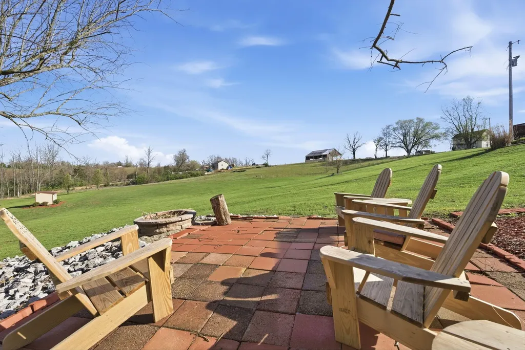 409 Pedro Pike Cynthiana KY 41031