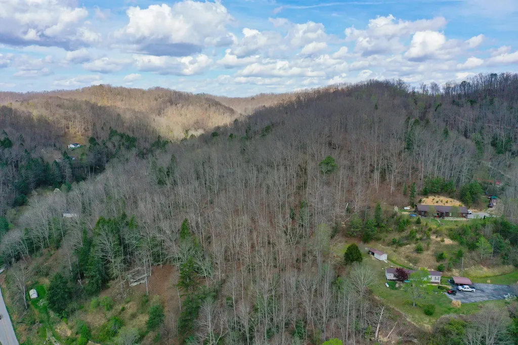 0000 Laurel Branch Road Stinnett KY 40868