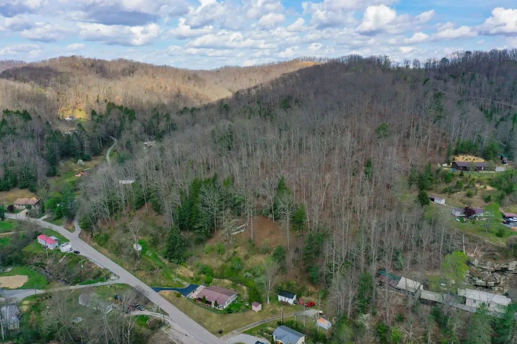 0000 Laurel Branch Road Stinnett KY 40868