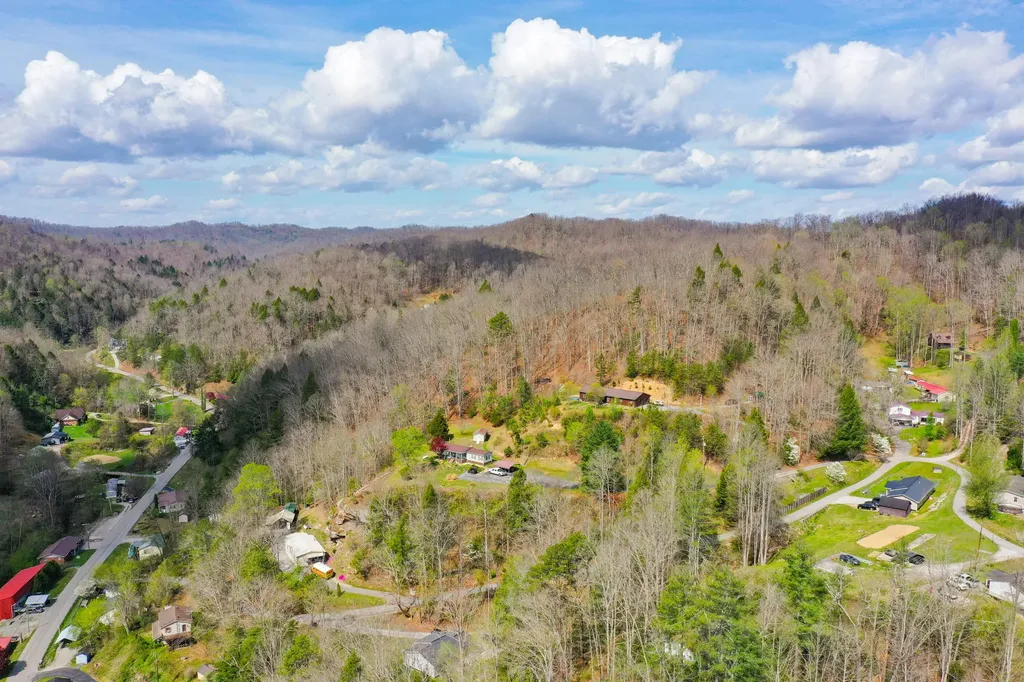 0000 Laurel Branch Road Stinnett KY 40868