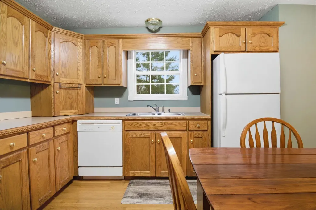 158 Pine Grove School Road London KY 40744