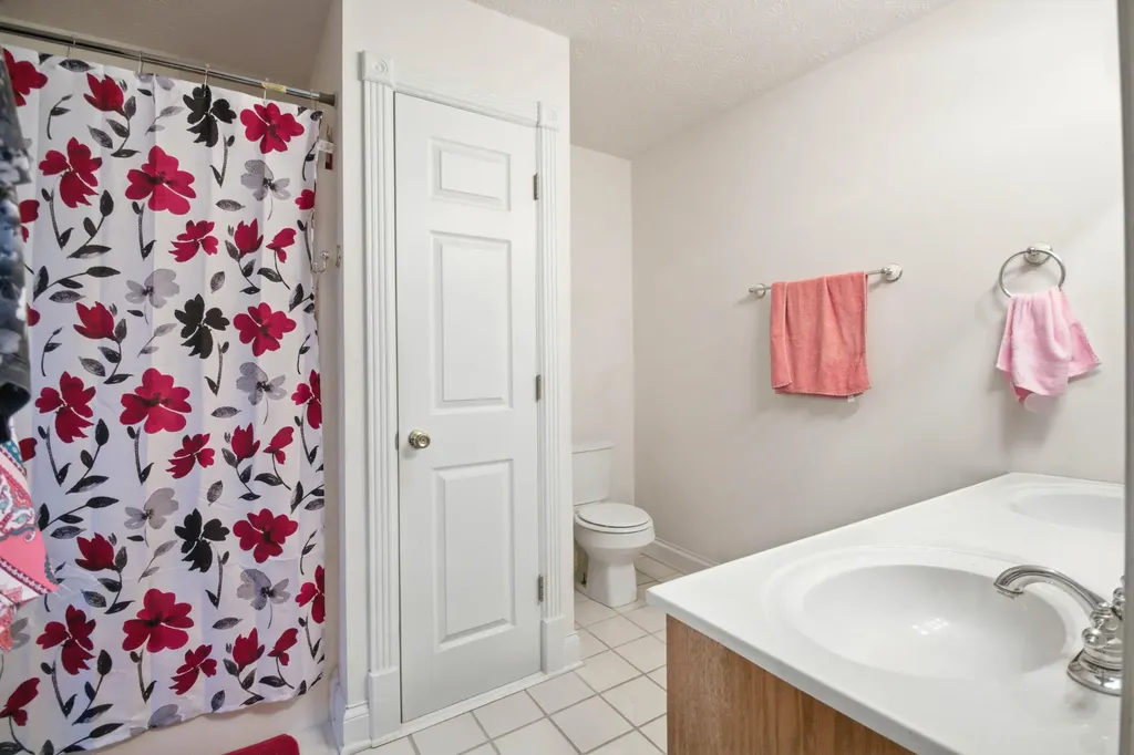 158 Pine Grove School Road London KY 40744