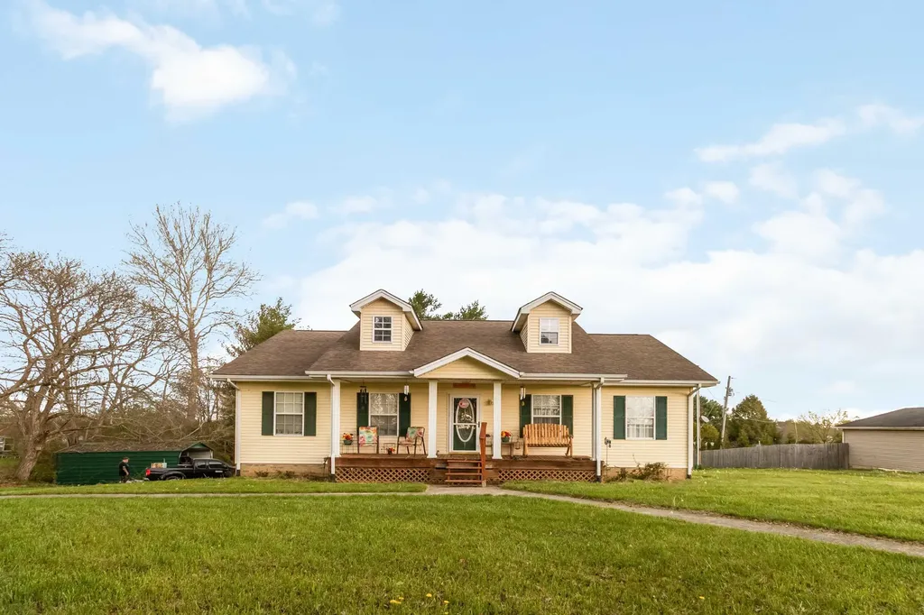 158 Pine Grove School Road London KY 40744