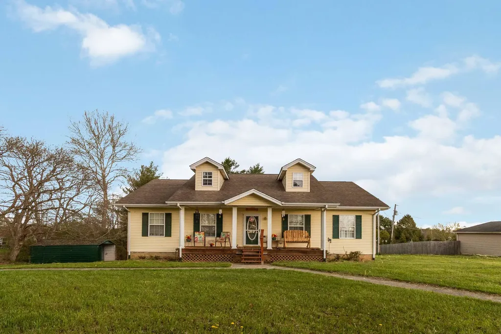 158 Pine Grove School Road London KY 40744