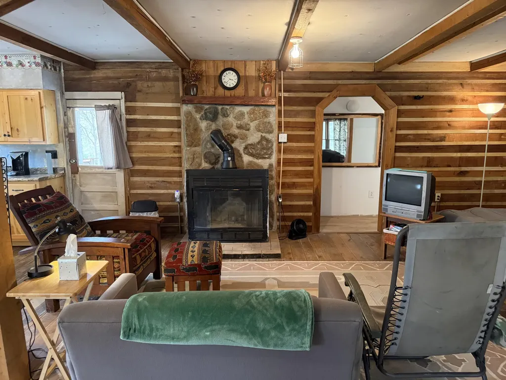 1906 Green Ford Road Monticello KY 42633