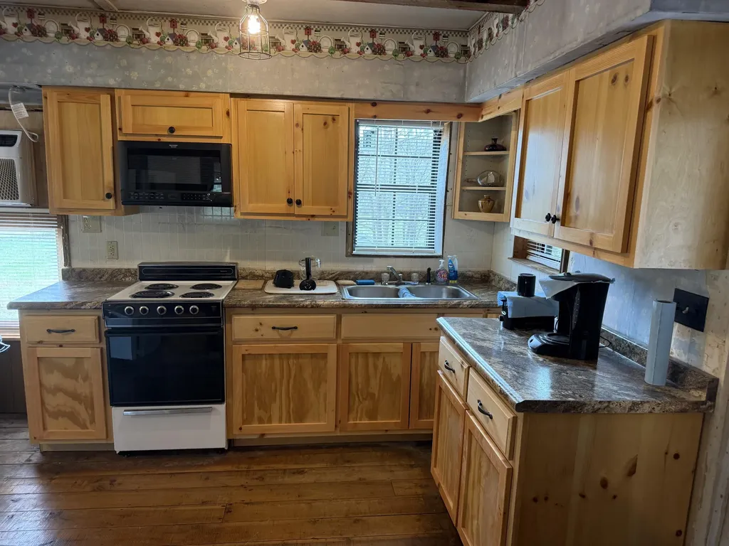 1906 Green Ford Road Monticello KY 42633