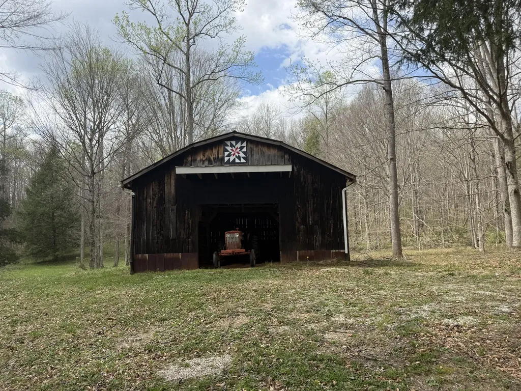 1906 Green Ford Road Monticello KY 42633
