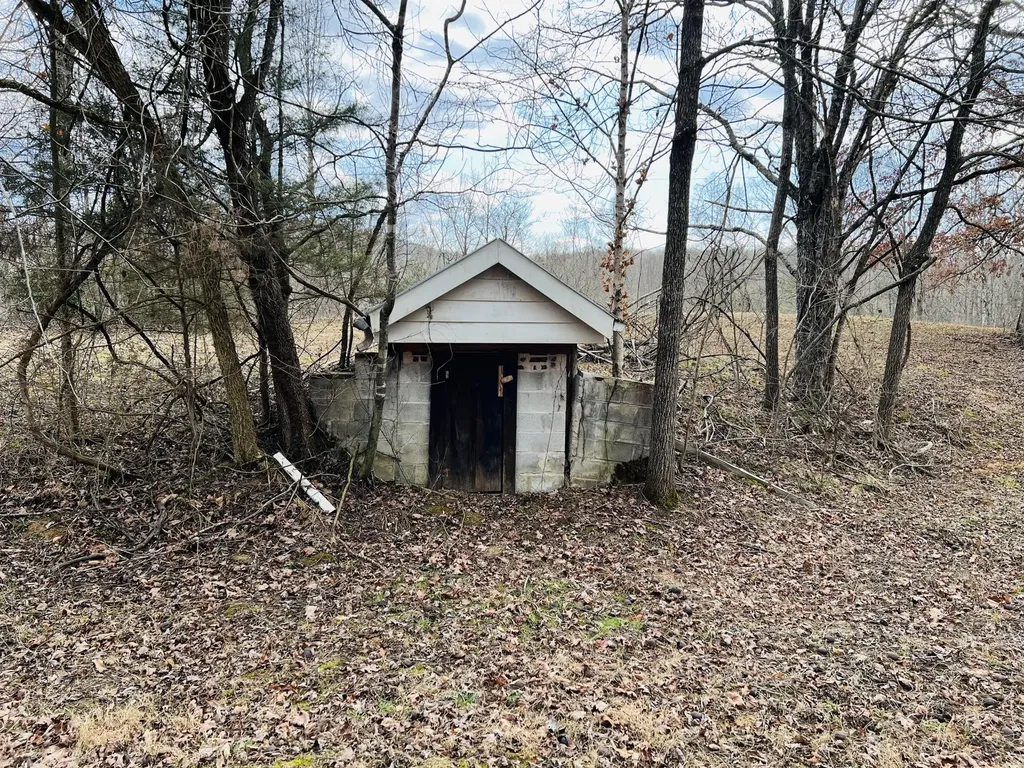 1906 Green Ford Road Monticello KY 42633