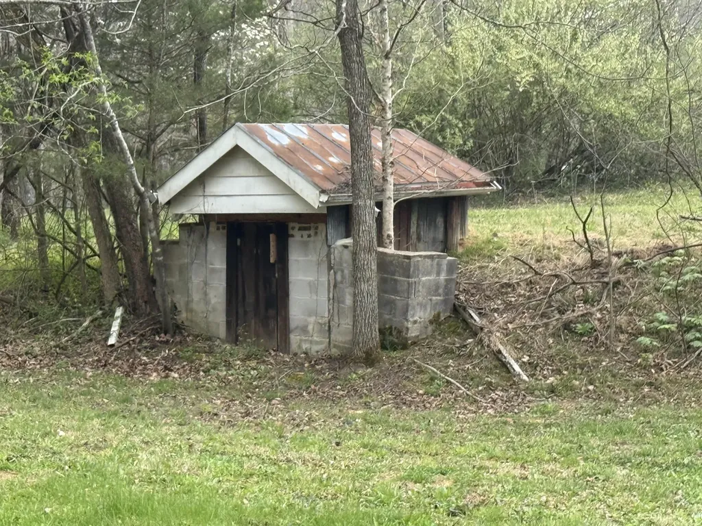 1906 Green Ford Road Monticello KY 42633
