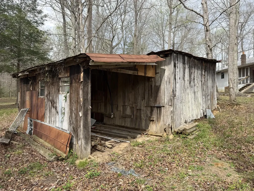 1906 Green Ford Road Monticello KY 42633