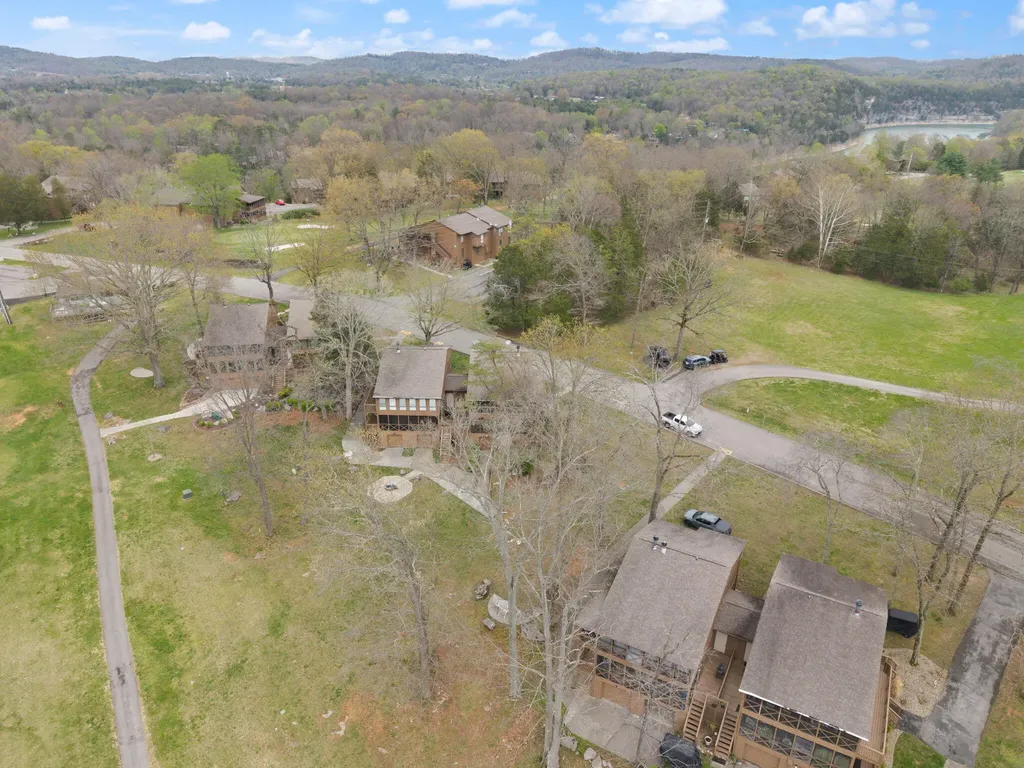 21-2 Woodson Bend Resort Bronston KY 42518