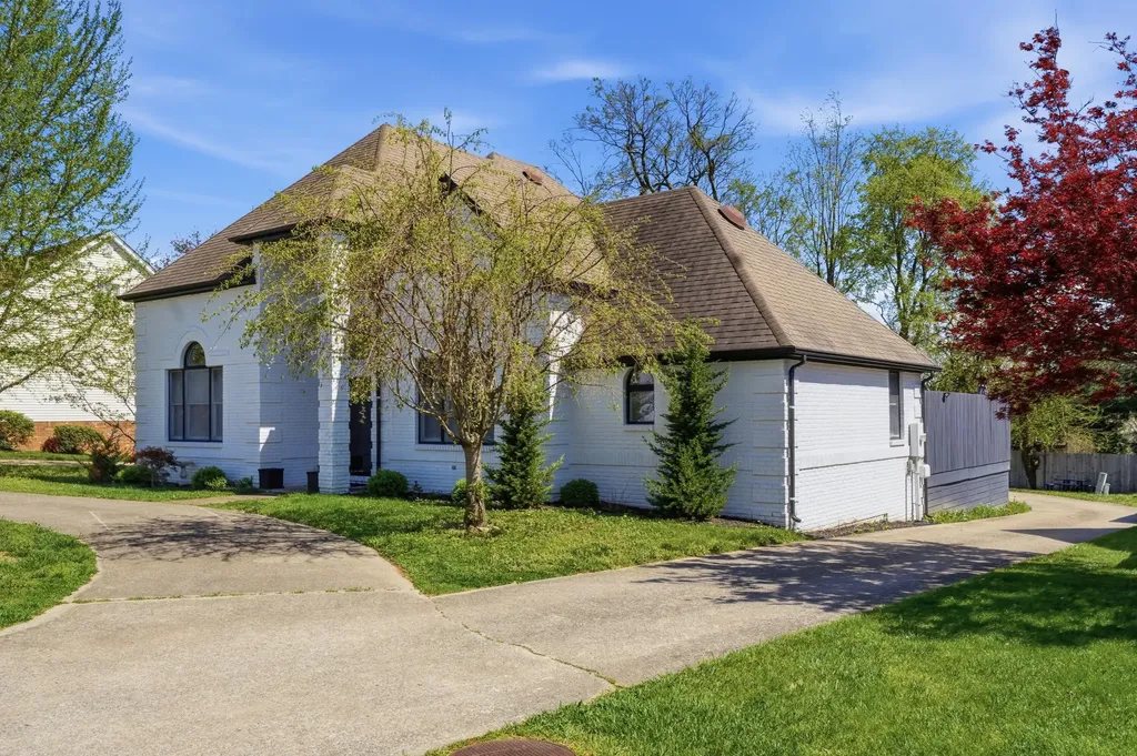 145 S Hill Road Versailles KY 40383