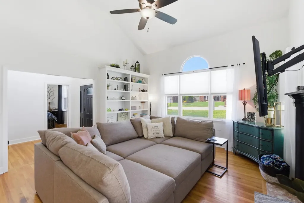 145 S Hill Road Versailles KY 40383