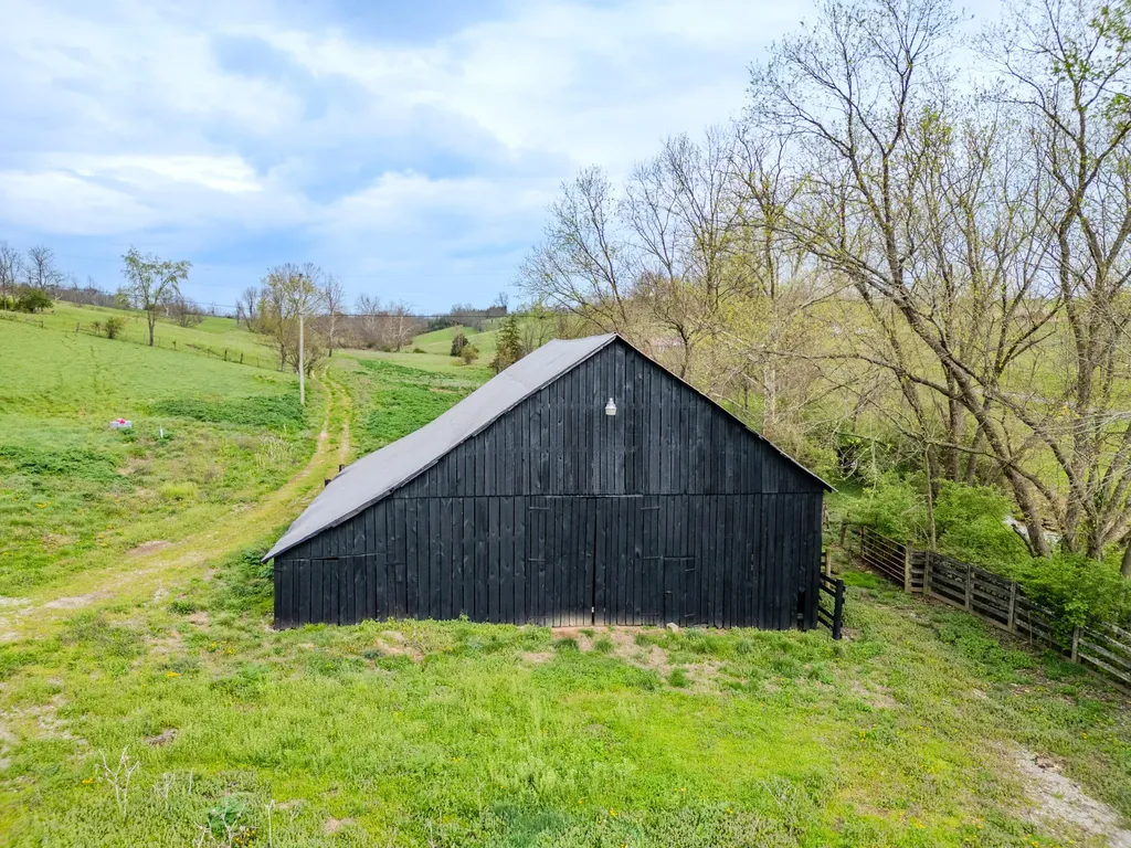 3056 Irvine Road Winchester KY 40391