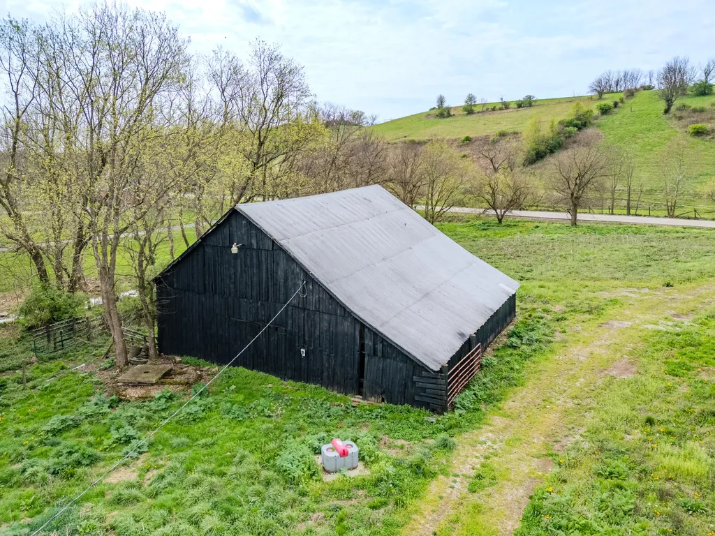 3056 Irvine Road Winchester KY 40391