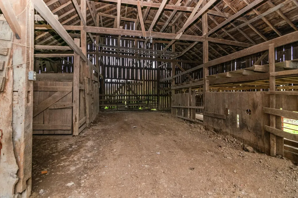 3056 Irvine Road Winchester KY 40391