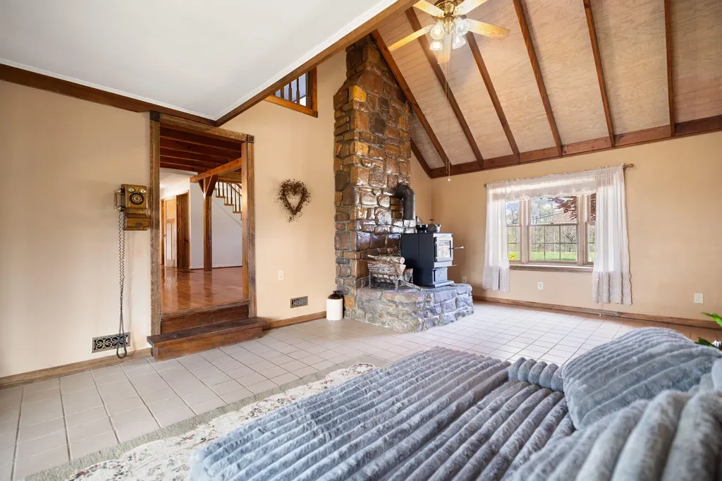 7800 Highway 1643 Somerset KY 42501