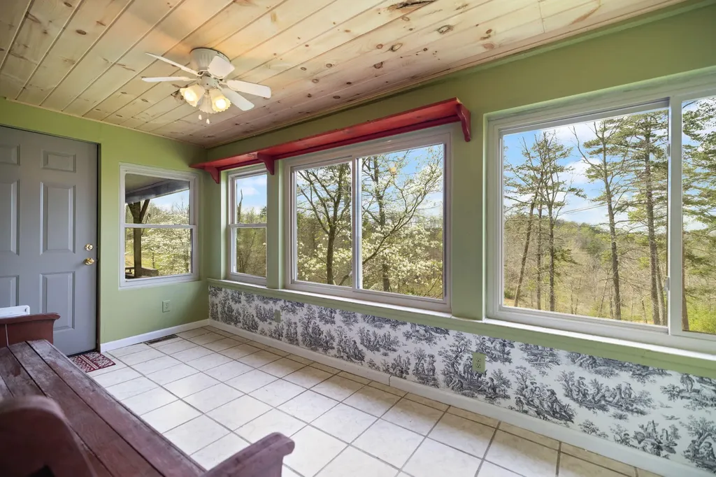 7800 Highway 1643 Somerset KY 42501