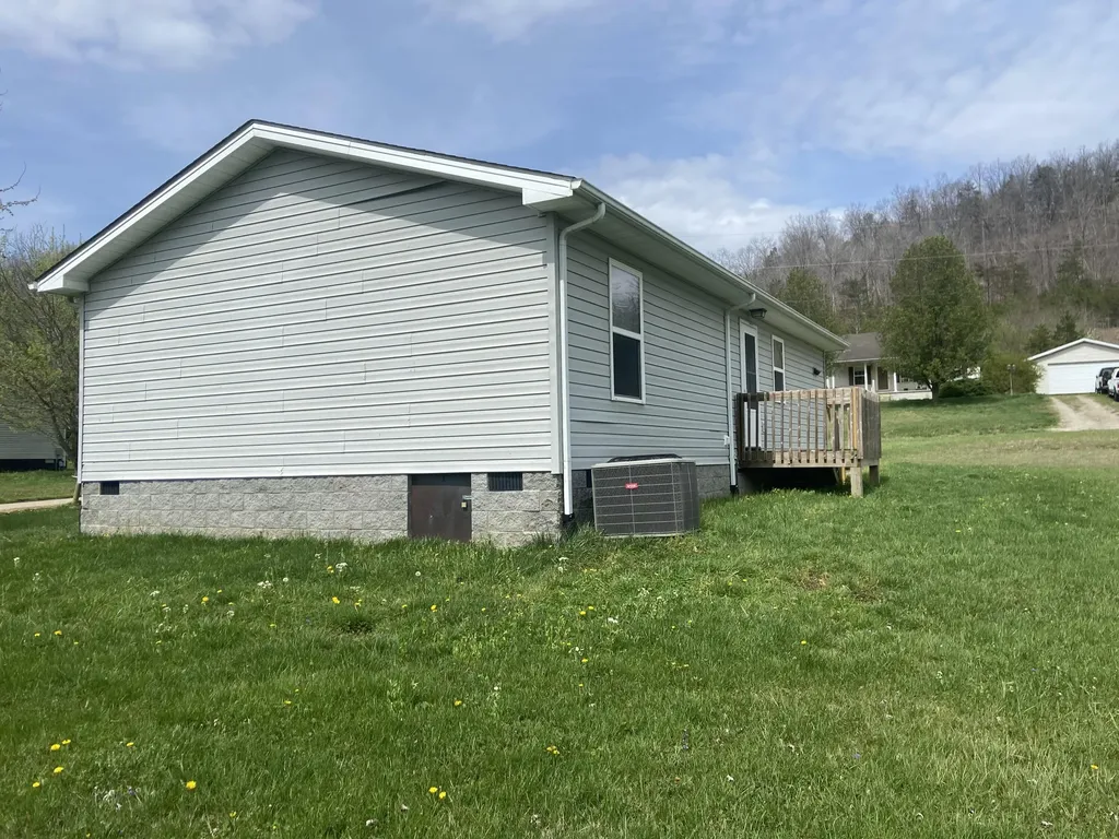300 Tuffy Stull Road Means KY 40346