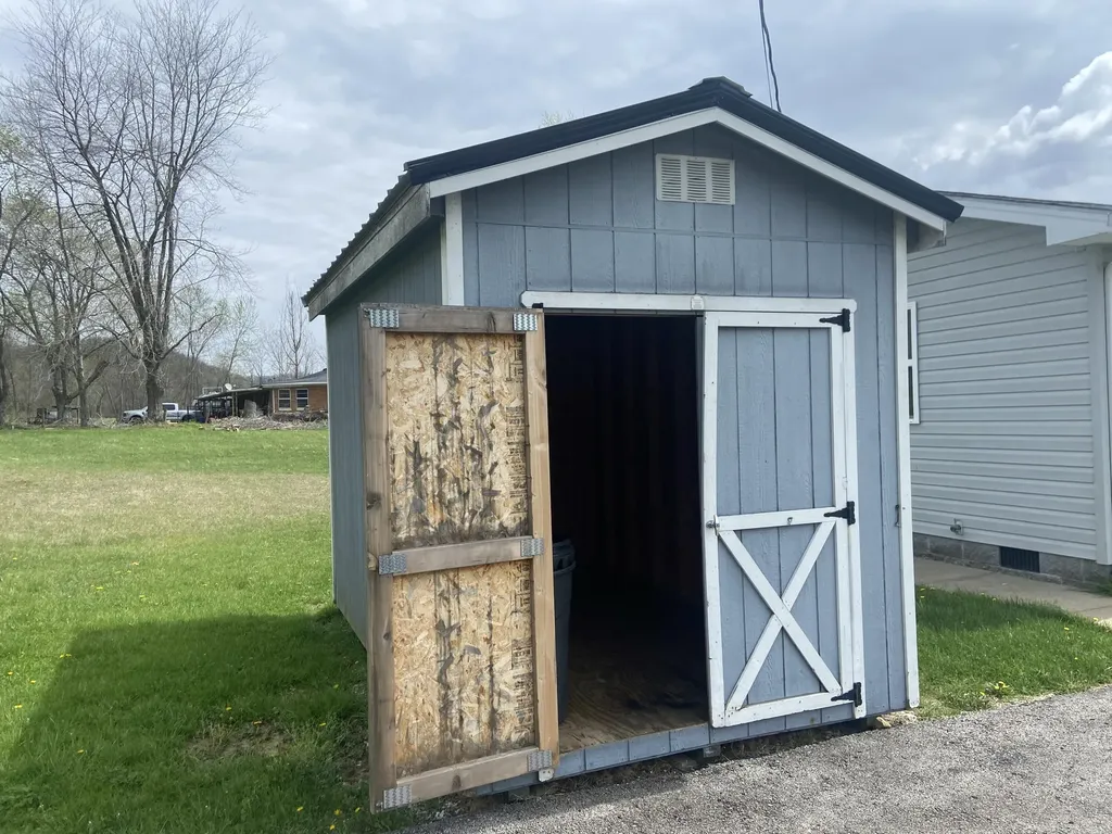 300 Tuffy Stull Road Means KY 40346