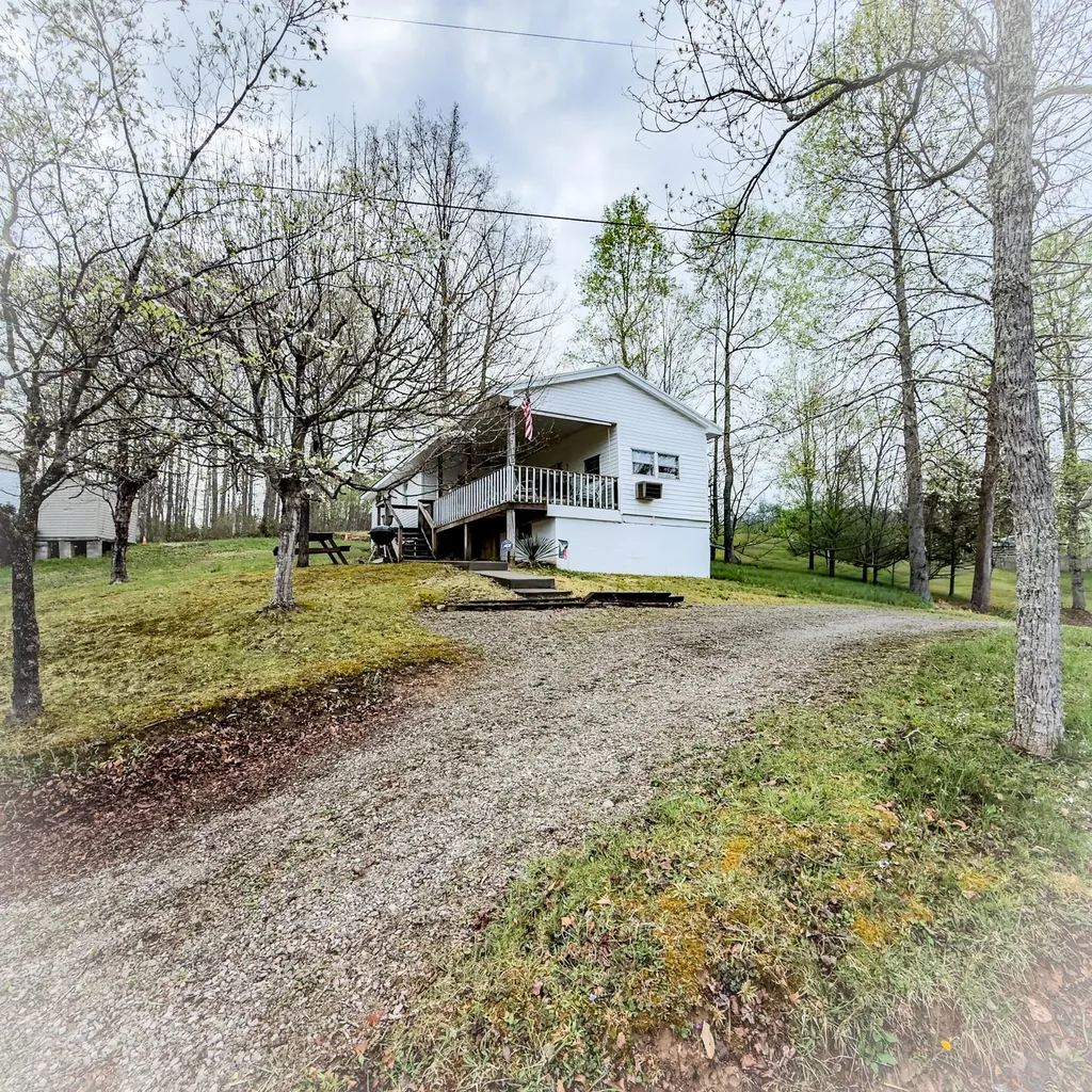 210 Echo Road Bronston KY 42518