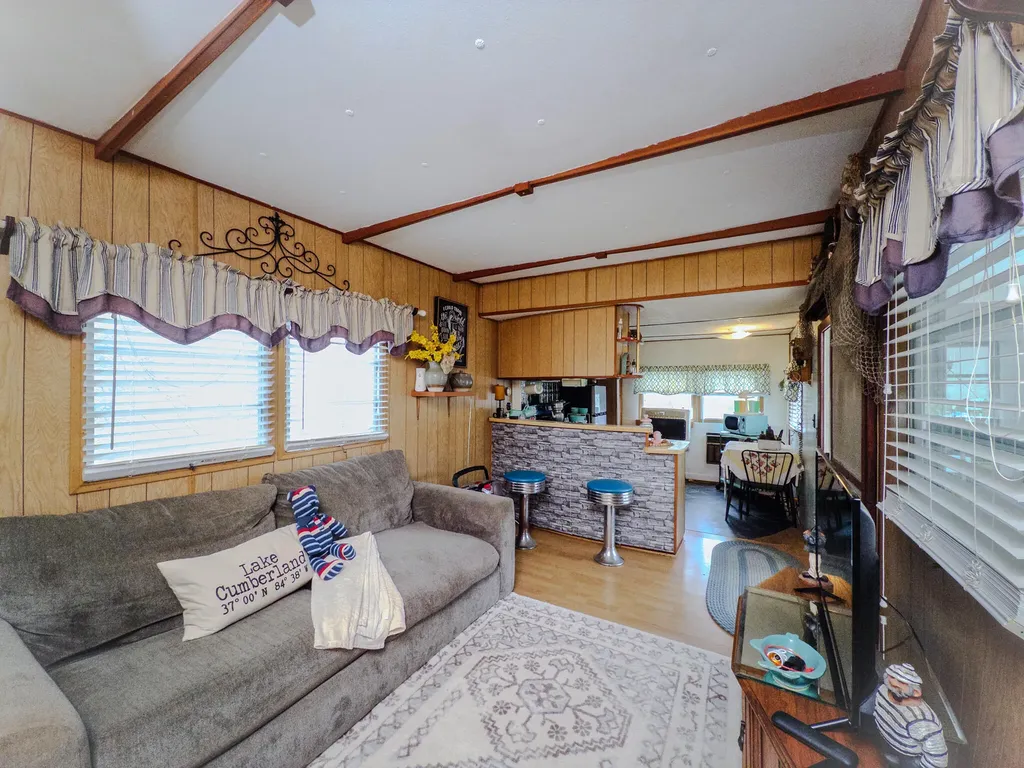 210 Echo Road Bronston KY 42518