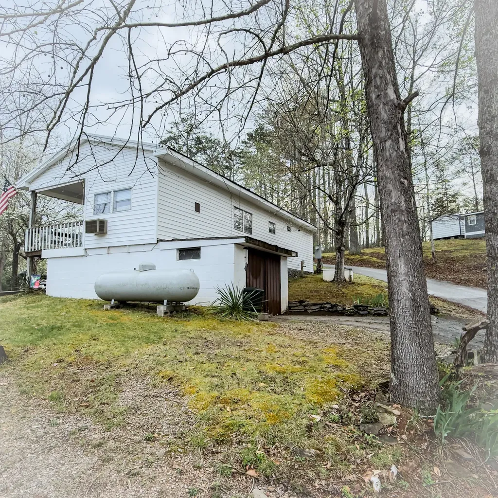 210 Echo Road Bronston KY 42518