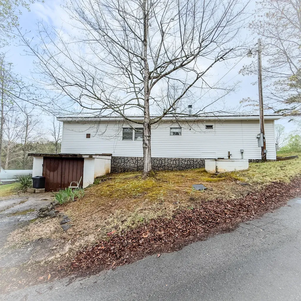 210 Echo Road Bronston KY 42518