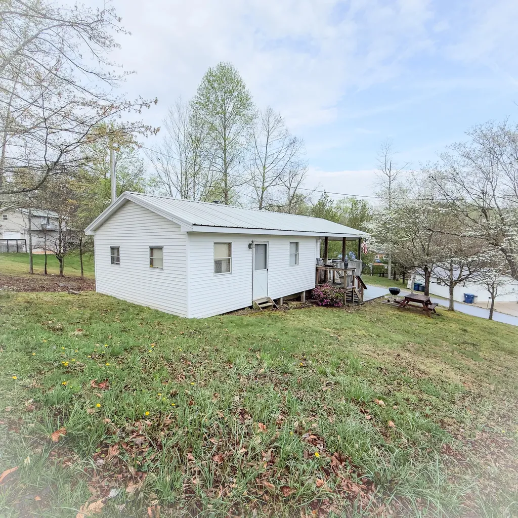 210 Echo Road Bronston KY 42518