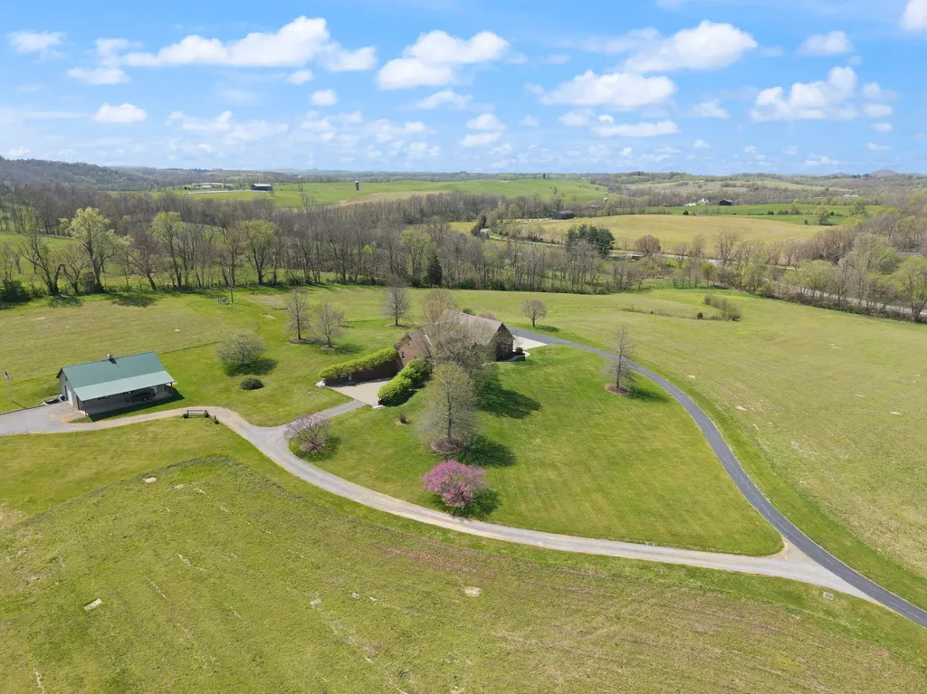 2477 State Highway 1194 Stanford KY 40484