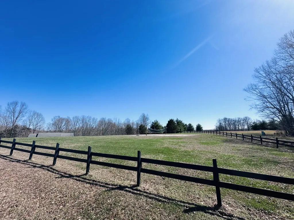 105 & 107 Cascade Circle Russell Springs KY 42642